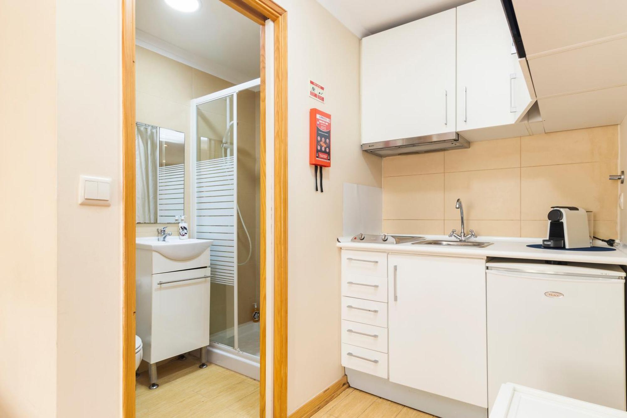 Budget 1 Bed Down Town Lisboa Екстериор снимка